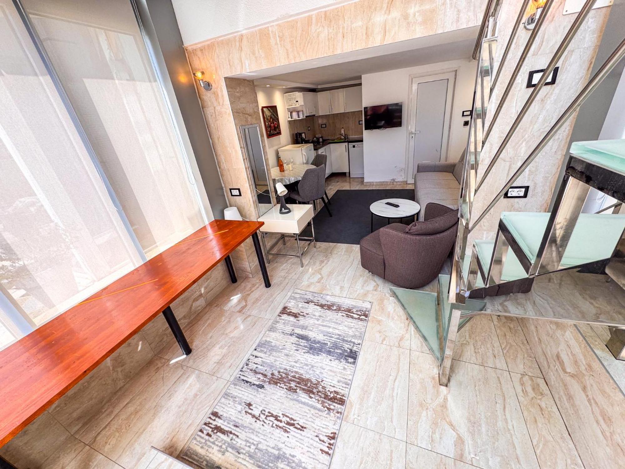 Qumi Apartments Tivat Exterior foto
